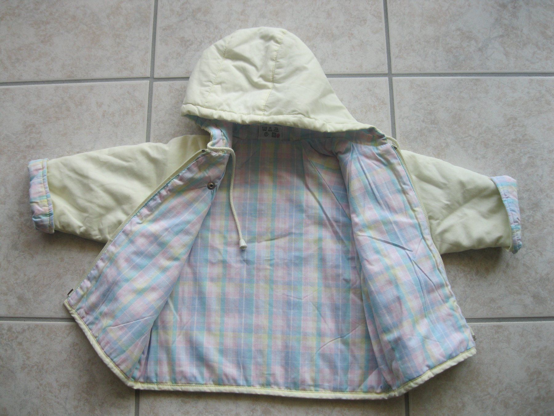 Jacken & Mäntel: Veste taille 62 – Gebraucht aus vouvry von -tivoli-