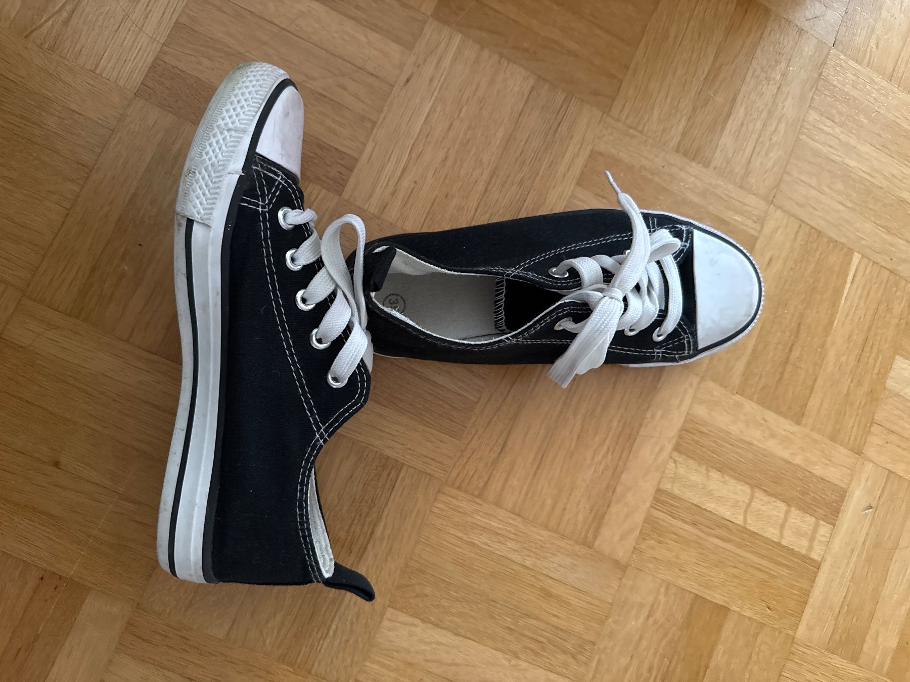 Chaussures filles: 3 Paar Stoff Schuhe – D'occasion à birsfelden par Giuseppe70 1