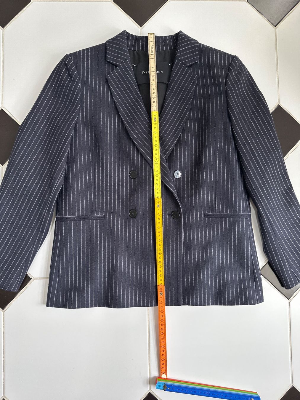 Tara Jarmon Giacche: Blazer Tara Jarmon – Nuovo (secondo la descrizione) da Neftenbach venduto da panam4 7