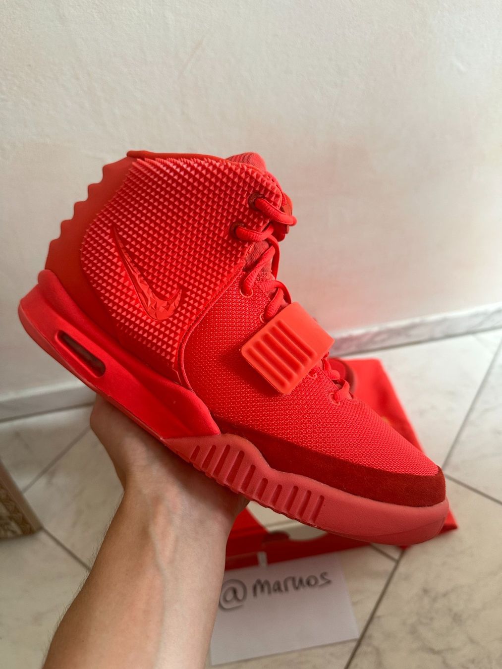 Nike Scarpe da uomo: Nike Air Yeezy 2 SP Red October Authentic Deadstock US 13 – Nuovo (secondo la descrizione) da Zürich venduto da maruos 2