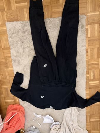 Nike Trainingsanzug schwarz Grösse M gebrauchter Zustand