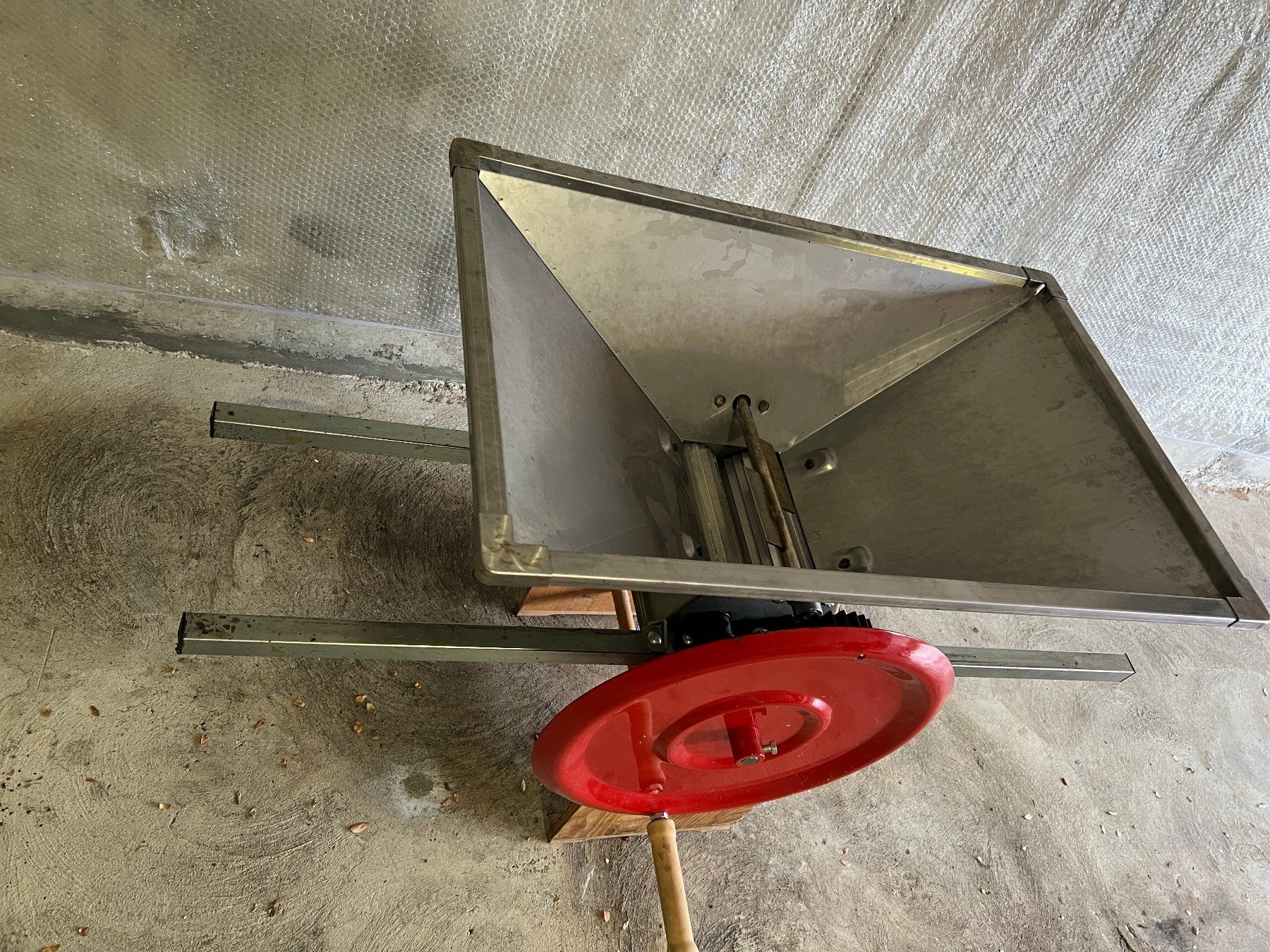Tutte le macchine: Obst- und Weintraubenmühle – Usato da Liestal venduto da SevyLi 1