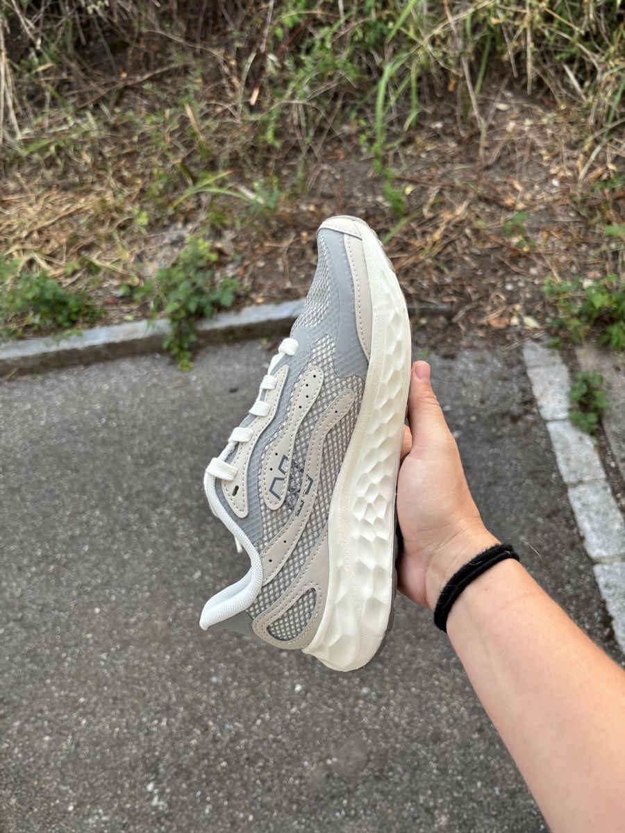 Chaussures femmes: New Balance Arishi V4  – D'occasion à Hinwil par Franzisk08 1