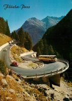 FLÜELA-PASS Kehren mit Bus, Auto, VW-Käfer