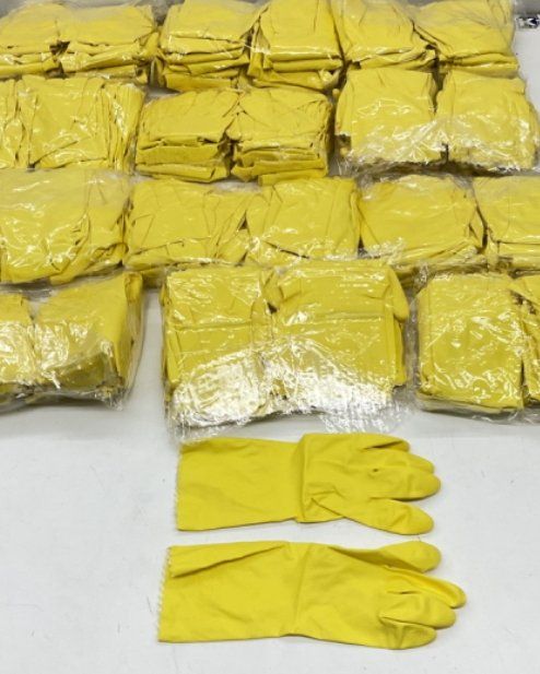 Handschuhe & Handstulpen: 144 Paar Gummi-Haushaltshandschuhe – Neu und originalverpackt aus Rüthi (Rheintal) von Balty