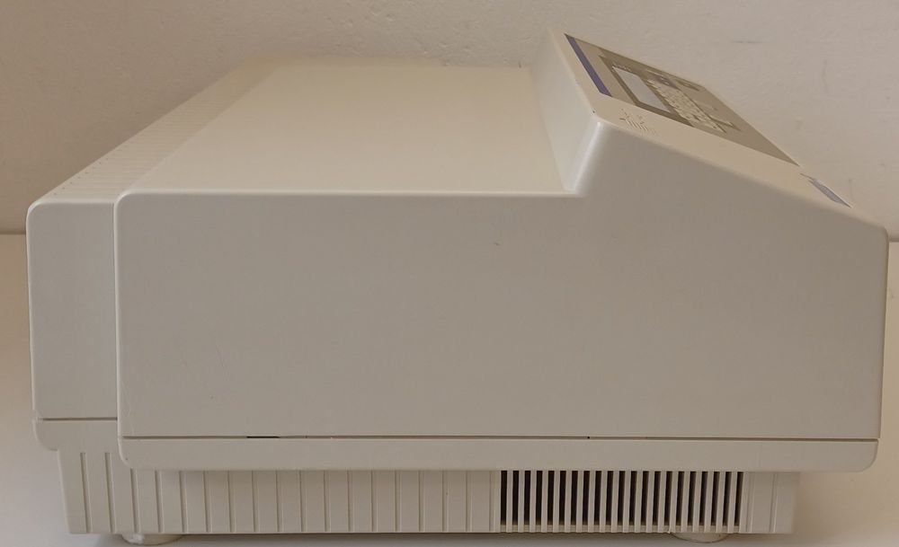 Accessori da laboratorio: Molecular Devices Spectramax250 Microplate Spectrophotometer – Usato da Niederdorf venduto da LeptonAG_Labor 2