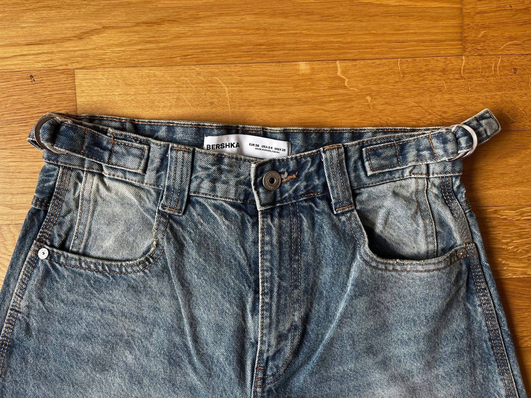 Bershka Jeans: Jeans barrel Bershka – Nuovo (secondo la descrizione) da La Tour-de-Trême venduto da lol_85kj 1