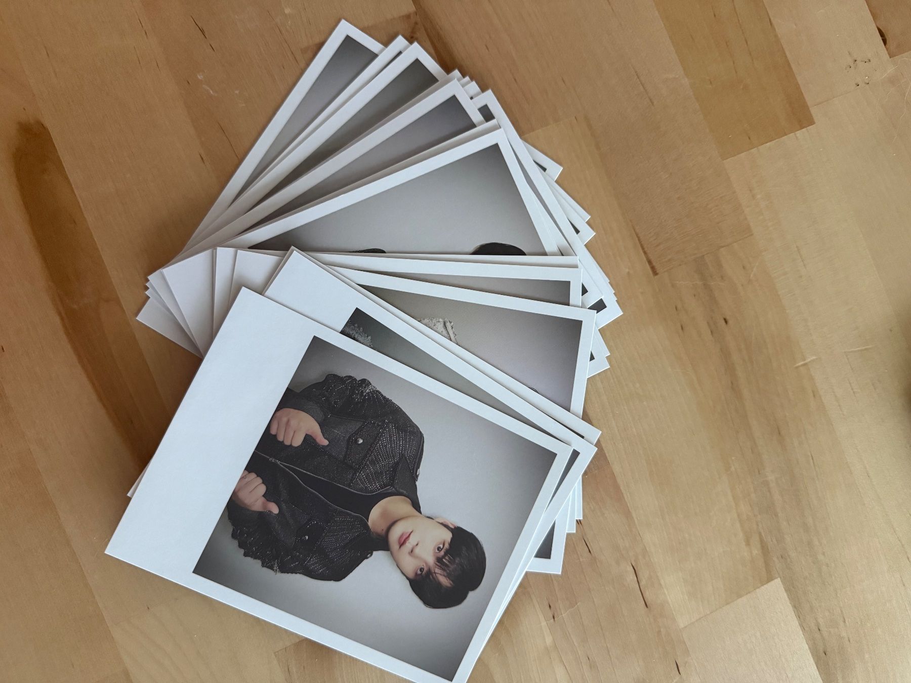 Tutti i DVDs: ATEEZ - Golden Hour Part.1 - WORK TO LIVE VER. – Nuovo (secondo la descrizione) da Castel San Pietro venduto da NaBi-7 8