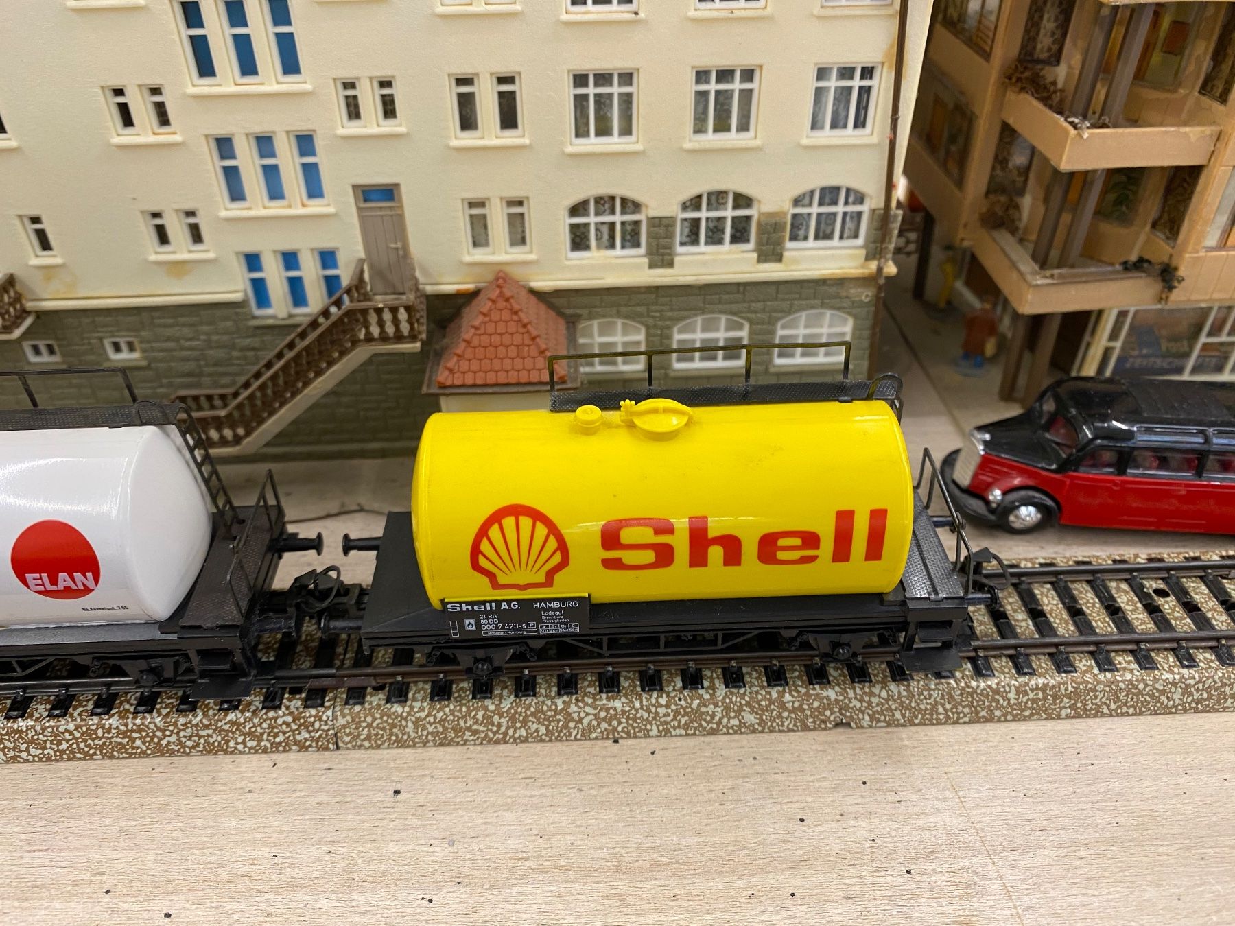 Märklin Modelleisenbahnen: Märklin 3642 DB BR 111 Tankzug digital – Gebraucht aus Lupsingen von New-Haven 4