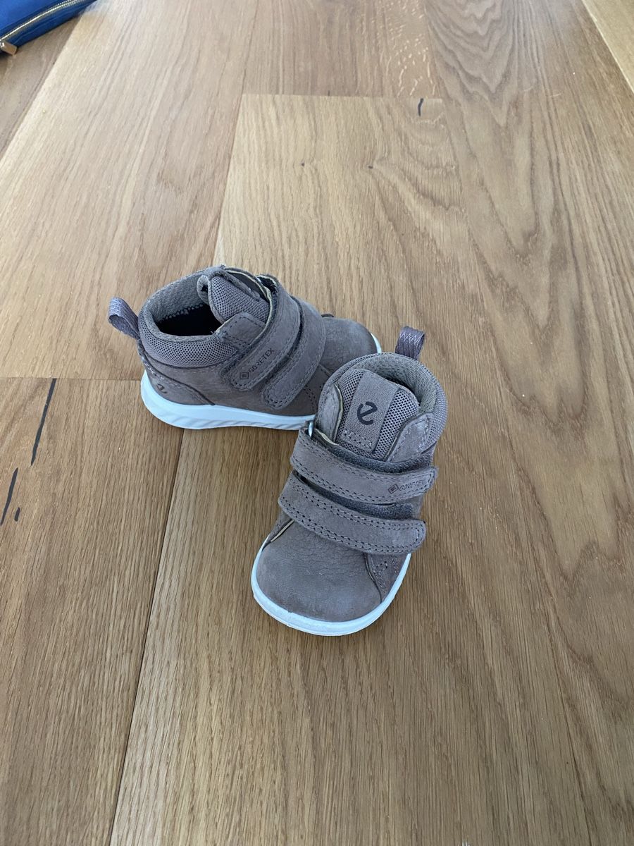 Scarpe per ragazzi: Ecco Goretex Lauflernschuhe, NEU, Grösse 19 – Nuovo (secondo la descrizione) da Hinwil venduto da crn139 1