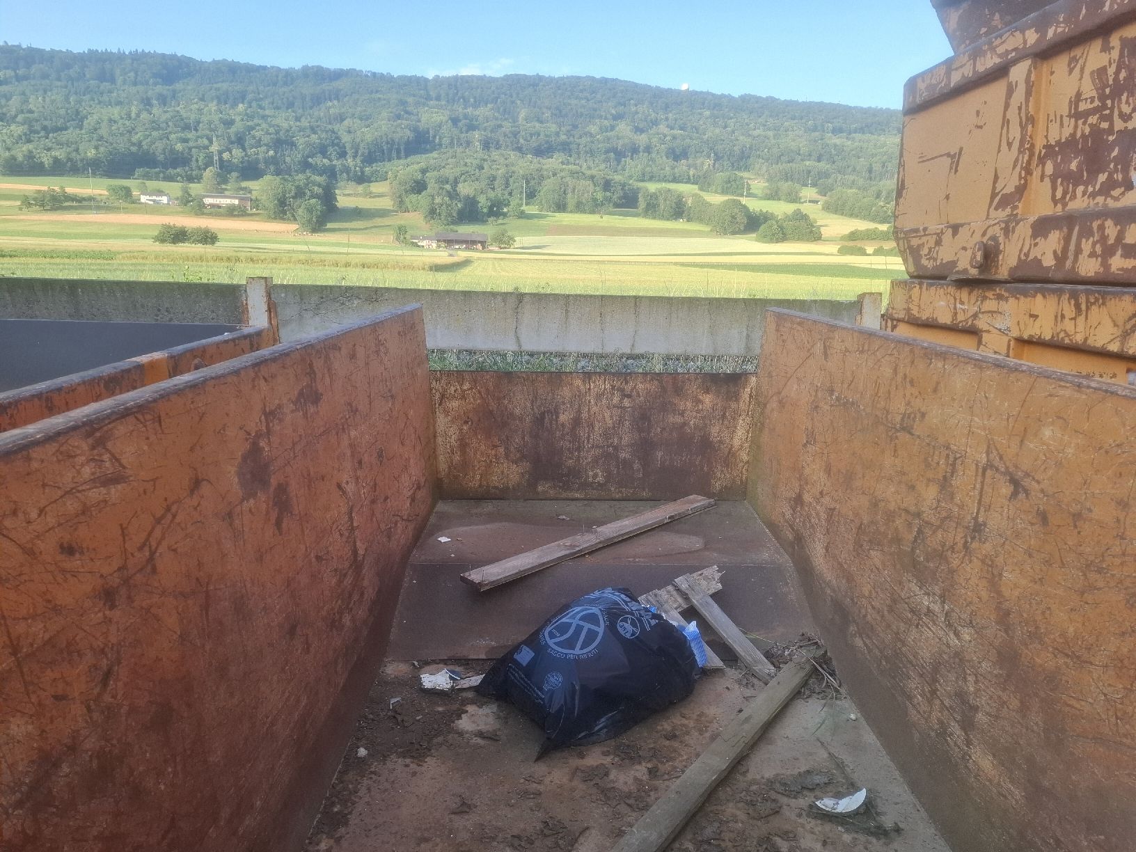Contenitori edile: 1x Welaki-Mulde 4 m3 mit Klappe – Usato da Schöfflisdorf venduto da locobennito 4