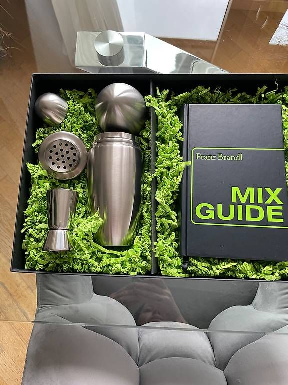 Bücher: Box per cocktail e libro – Neu und originalverpackt aus Lugano von dir_5287