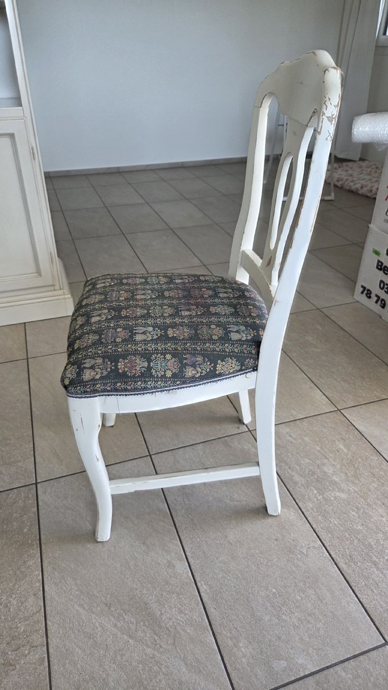Sedie: Stuhl weiss mit Stoff Bezug, Shabby Chic . – Usato da Beckenried venduto da palle2105 1