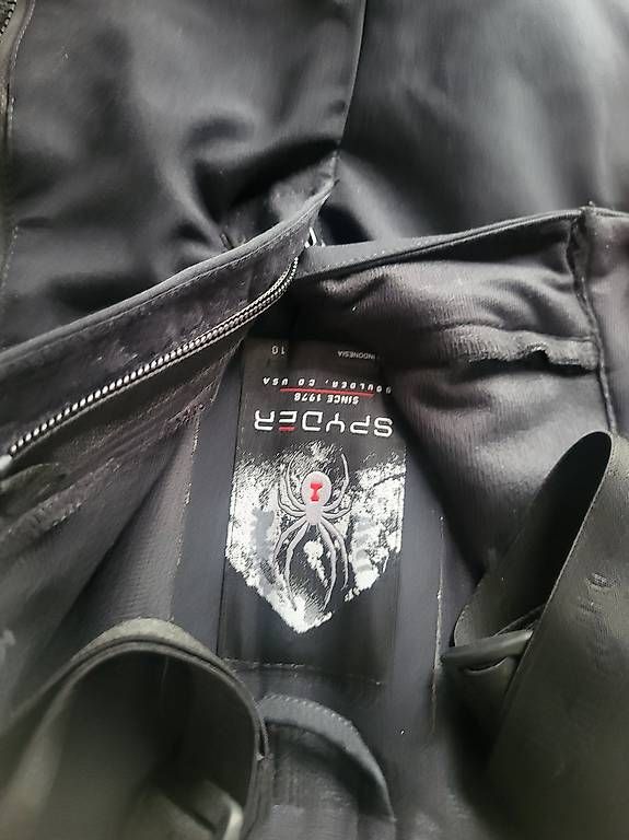 Spyder Pantaloni: Short Spyder 10 ans – Usato da Salins venduto da didi.0102 1