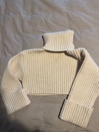 Beige Crop white knitted jumper Zara M