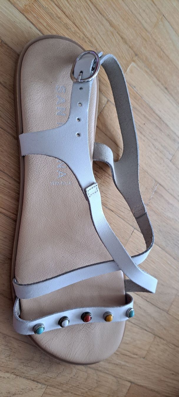 Scarpe da donna: Sandales estivales blanches – Nuovo (secondo la descrizione) da Le Mont-sur-Lausanne venduto da olatiu 1