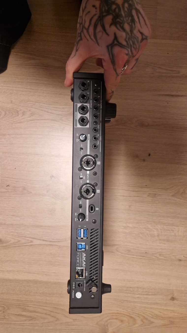 Akai Strumenti musicali: AKAI FORCE ZU VERKAUFEN – Usato da Zürich venduto da aar_8tkx 1