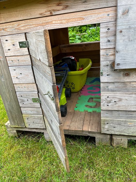 Kleines Spielhaus für den Garten Kaufen auf Ricardo