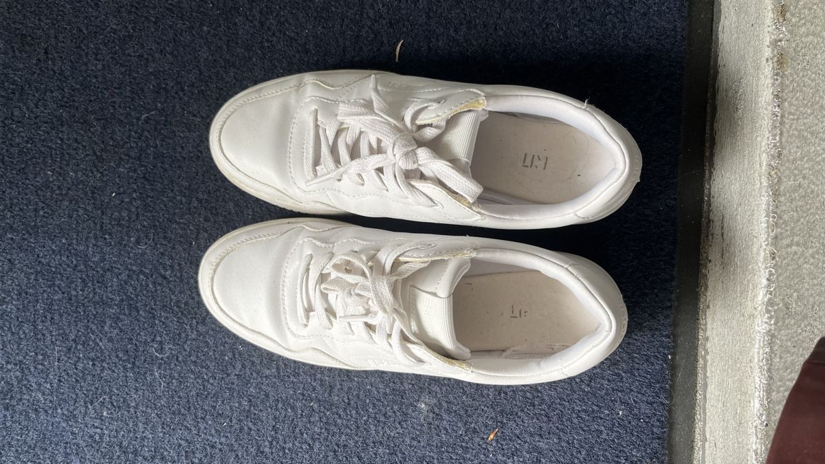 Esprit Scarpe da donna: Weisse Esprit Sneaker (39) – Usato da Luzern venduto da celine_3432 1