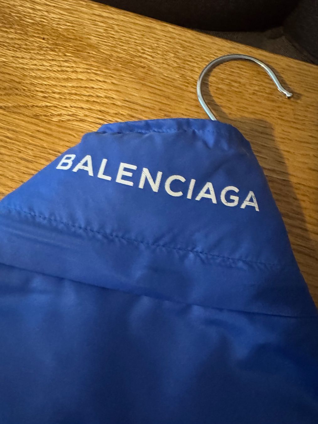 Balenciaga Jacken: Balenciaga - Regenjacke – Gebraucht aus Zürich von sell_my_stuff 2