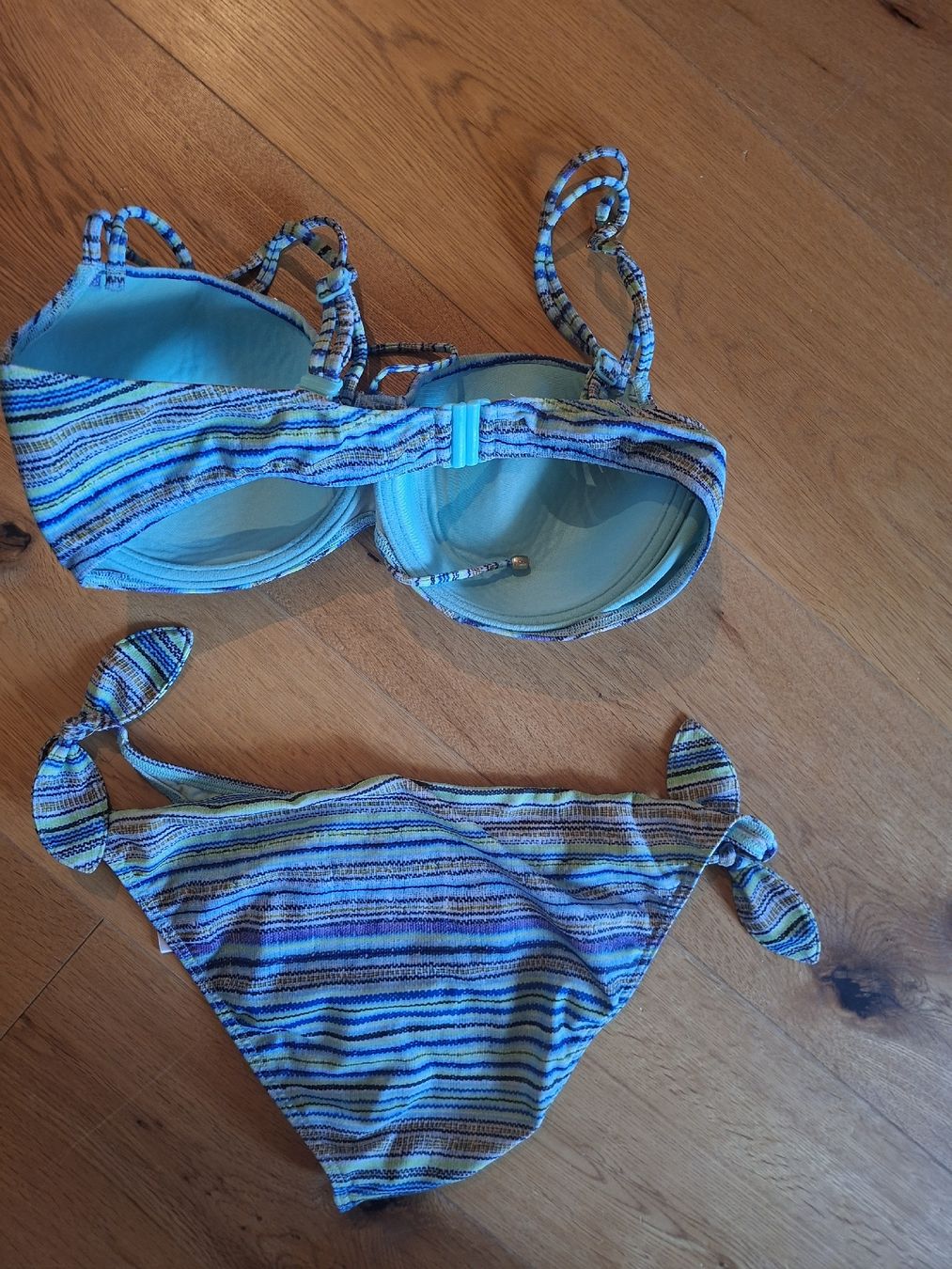 Beldona Costumi da bagno & Bikini: Bikini PrimaDonna gestreift Grösse 40/D80 gut erhalten – Usato da Steinen venduto da Bunzli90 1