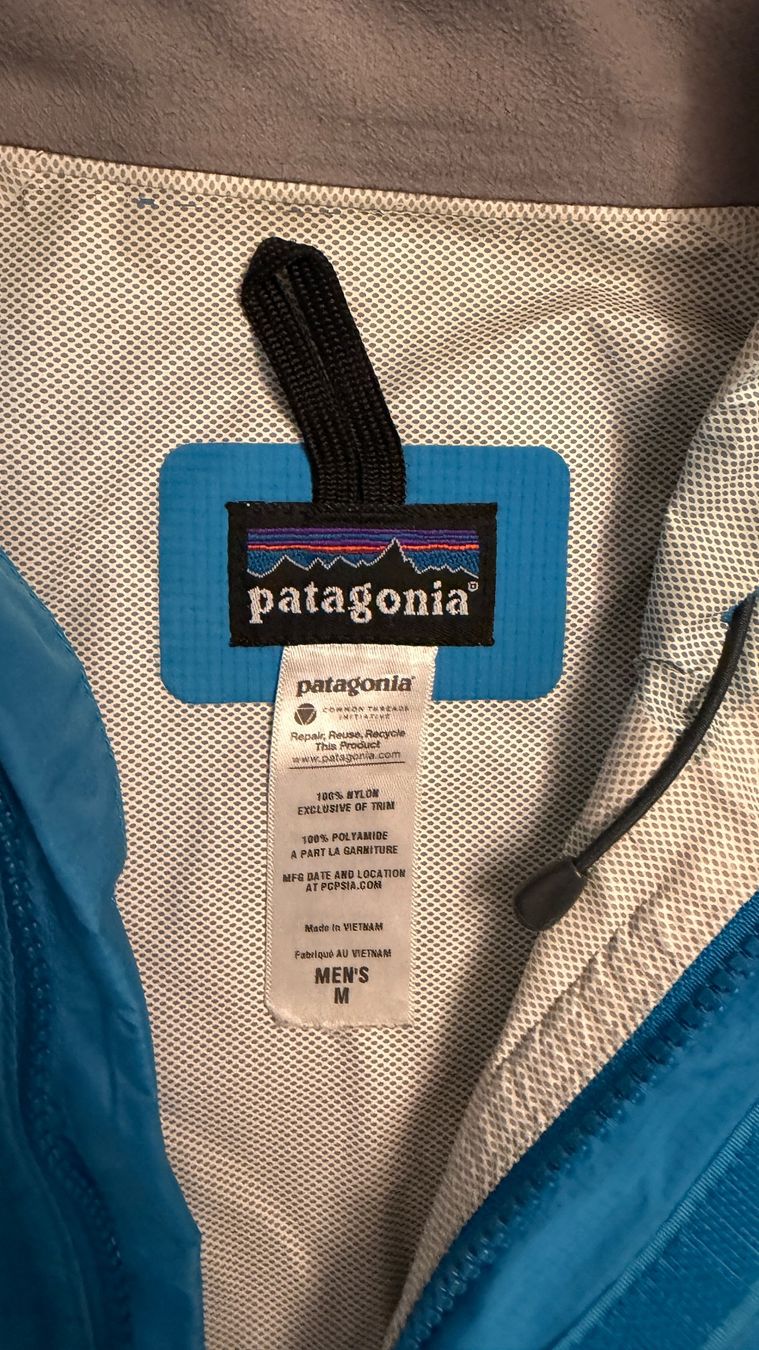 Patagonia Giacche: Patagonia Regenjacke, hellblau, Grösse M – Usato da Thun venduto da BanjoDan 1