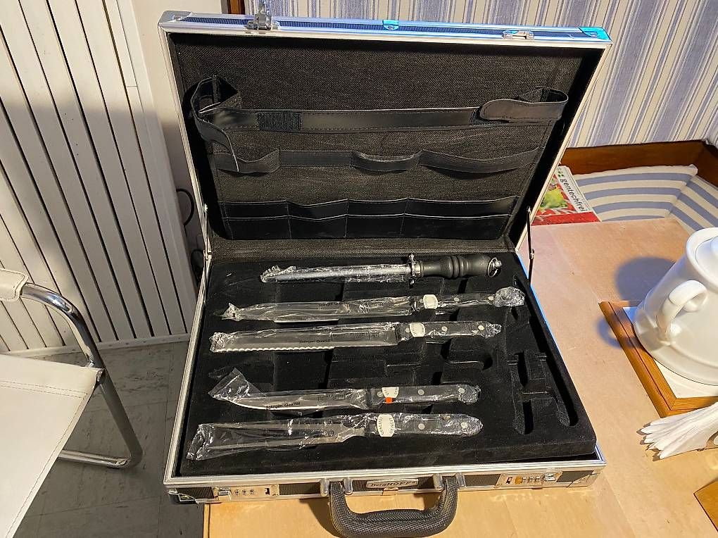 Bestecksets: Berghoff Qualitätsbesteck Messer, Gabeln etc. – Gebraucht aus Münchenstein von Vorsorge 4