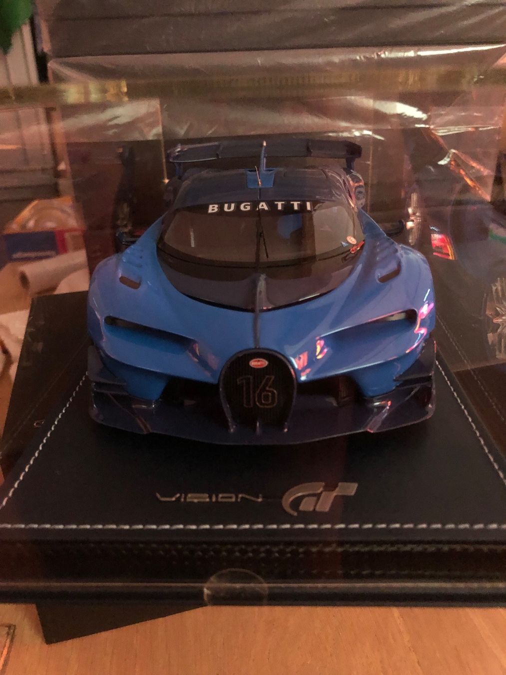Bugatti Modellini d'auto: Bugatti Vision – Nuovo e nell'imballaggio originale da Obergösgen venduto da Camaro_zl1 1