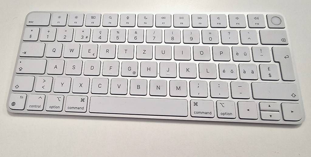 Tastiere: Tastiera Apple con id touch  – Usato da Agno venduto da Scambio-Vendo-Agno 2