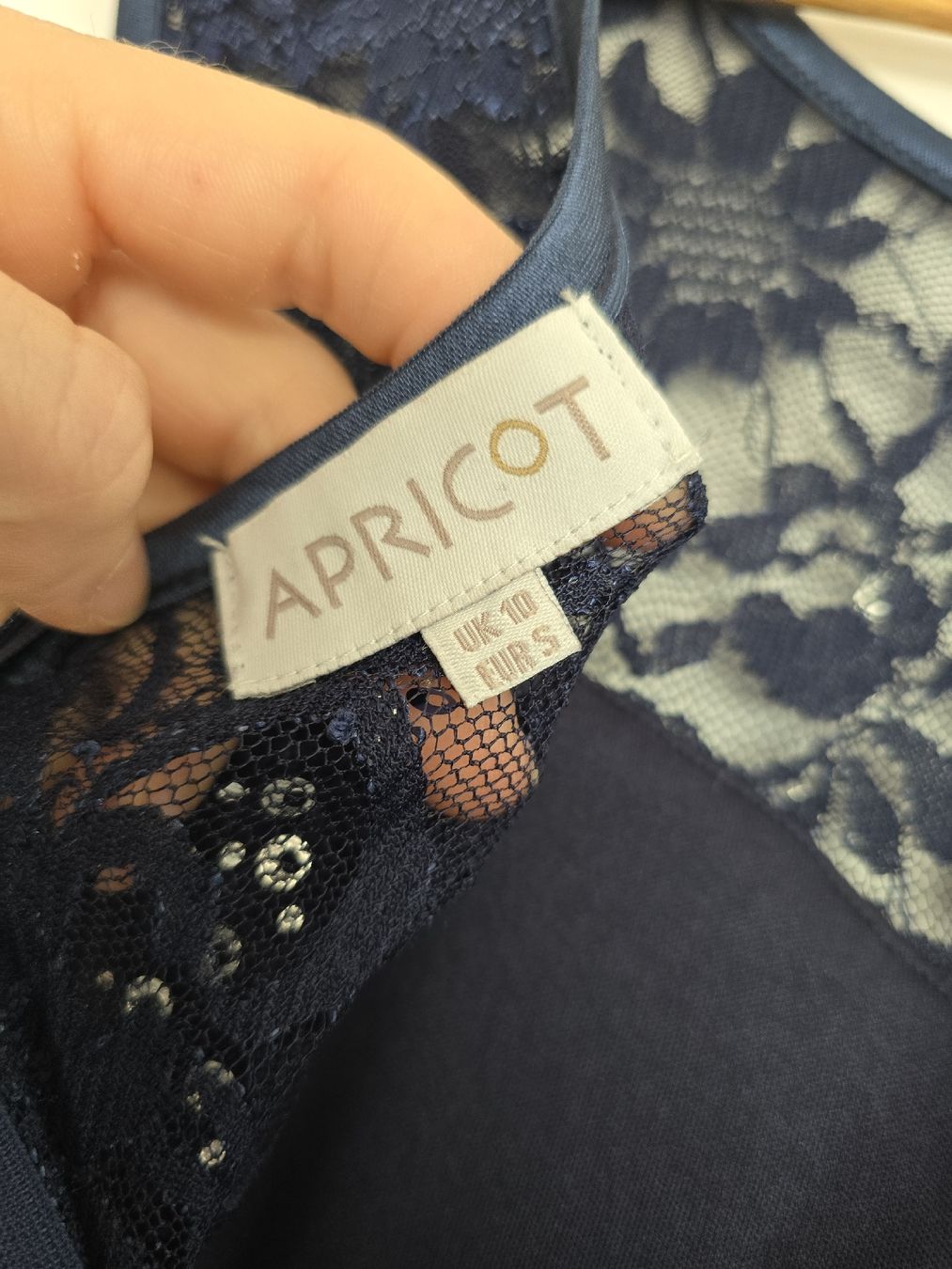 Vestiti: Dunkelblaues Spitzenkleid von Apricot – Usato da Rikon im Tösstal venduto da Daava 3
