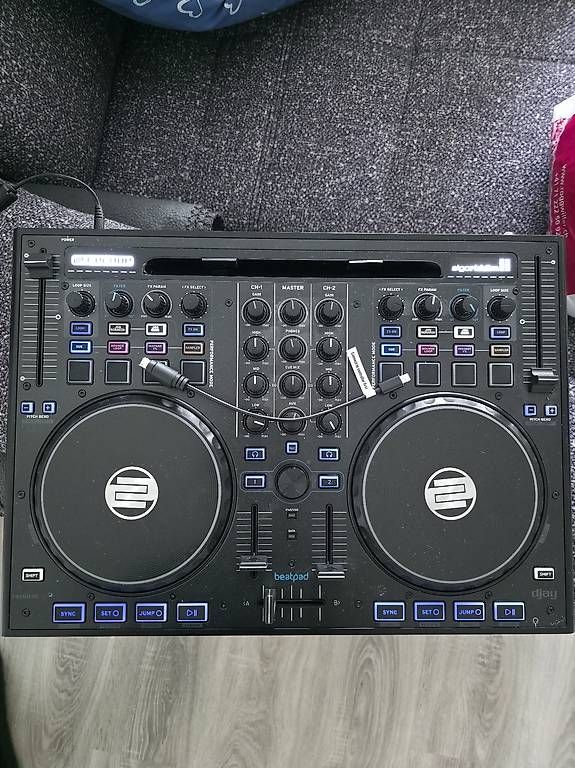 Platines de mixage: Reloop Beatpad, Beatpad 2 – D'occasion à Speicher par Ares21