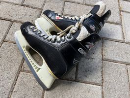 Eishockeyschuhe / Schlittschuhe