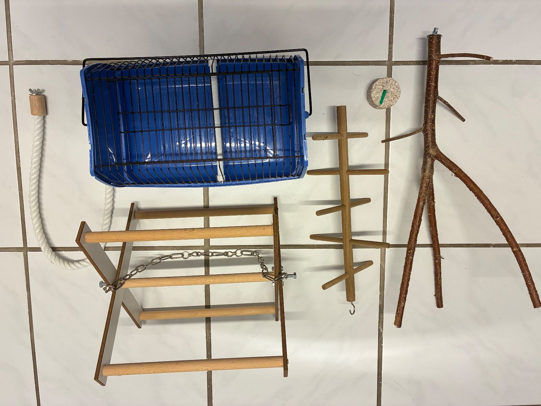 Ferplast Cages, transport & sécurité: Wunderschöner Vogelkäfig, liebevoll eingerichtet – D'occasion à Wettingen par Wolkenbeton 3