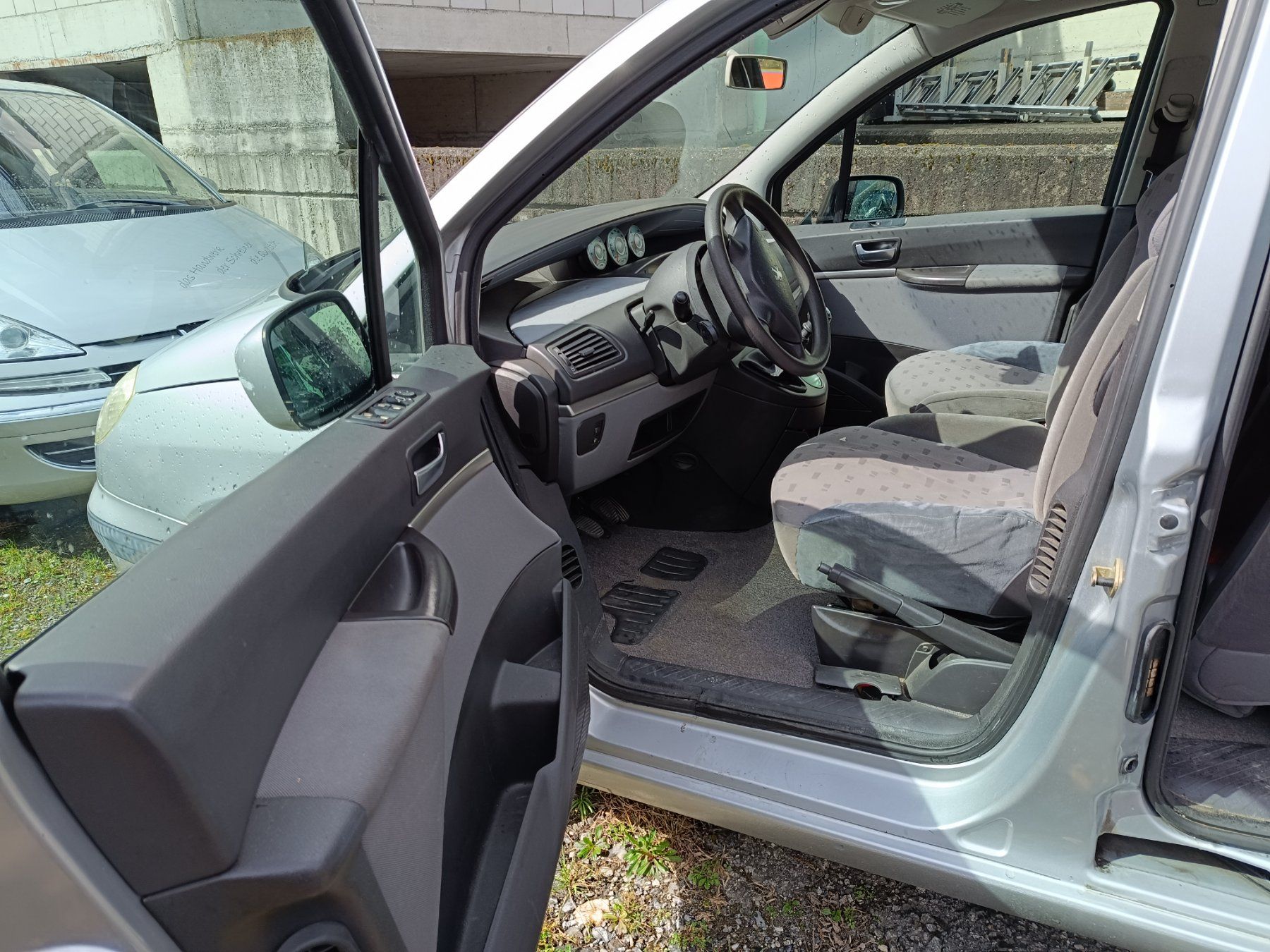 Peugeot Autos: Peugeot 807  08.2004 – Defekt aus Weite von  5
