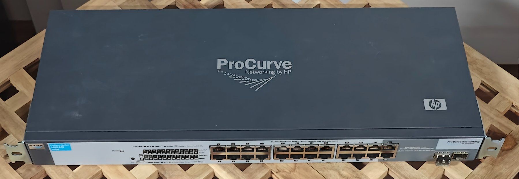 Hewlett Packard Hub & Switch: Switch HP ProCurve – Usato da Othmarsingen venduto da LuckyD 1