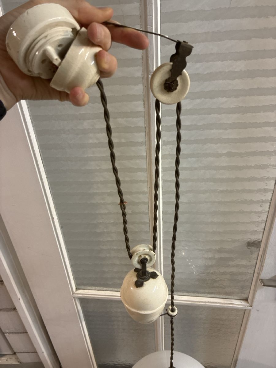 Kronleuchter & Deckenlampen: Deckenlampe Zugschalter Weissglas Messing – Gebraucht aus Langenthal von BoVe15 1