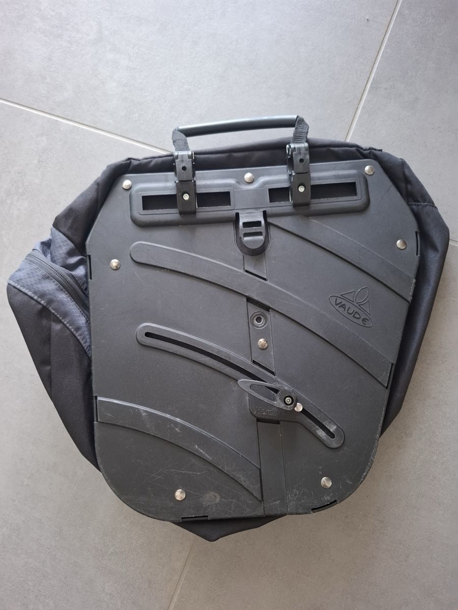 Vaude Taschen: Dreifache Hinterradtasche VAUDE Karakorum – Neu (gemäss Beschreibung) aus Thun von sof_by7w 1