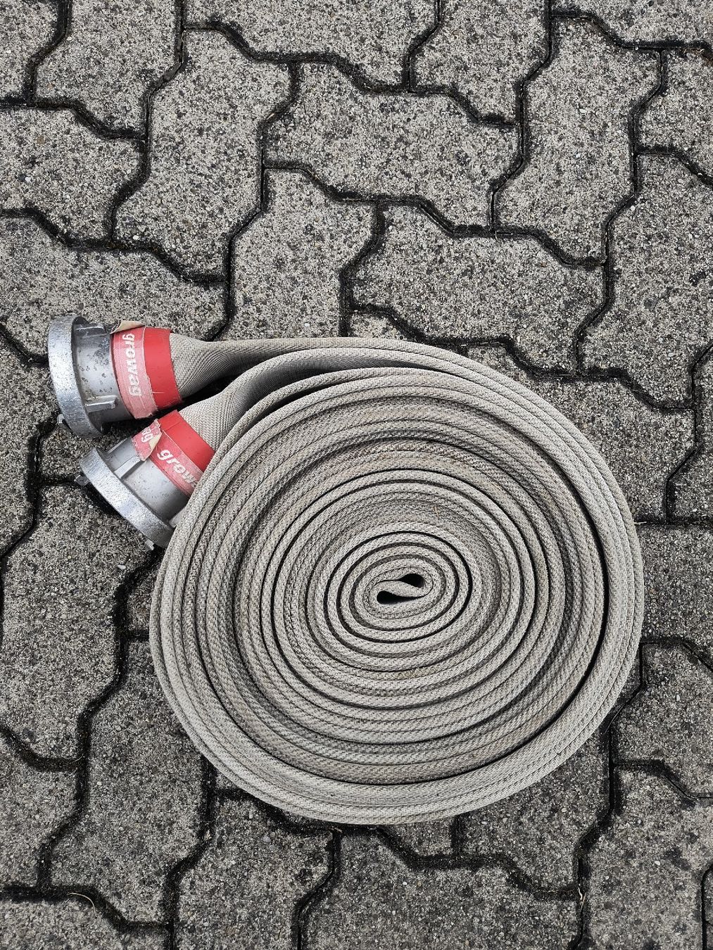 Tubi & Tubi flessibili: Feuerwehrschlauch 55mm geprüft – Usato da Richterswil venduto da Fega 2