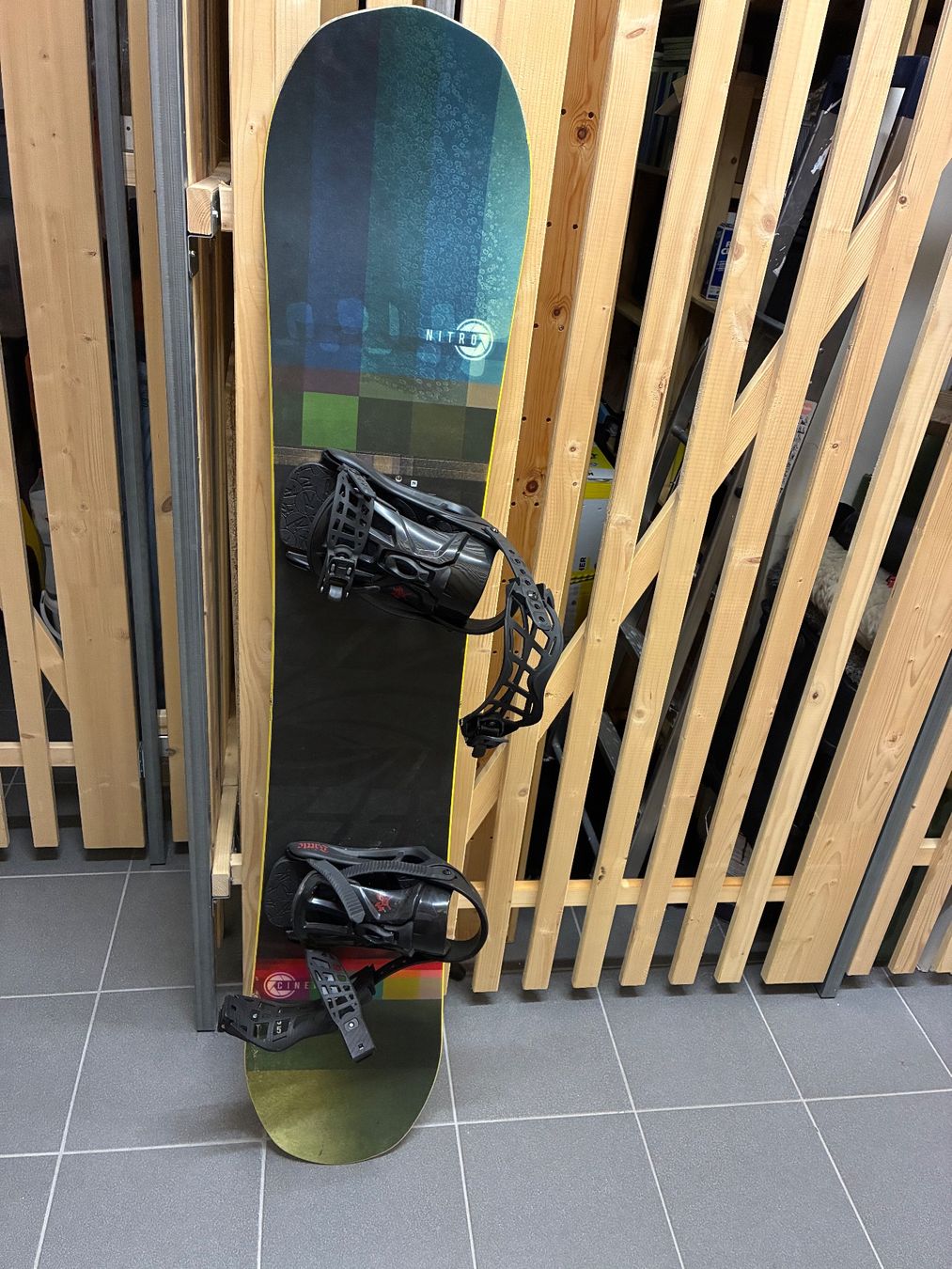 Board: Snowboard Nitro Cinema – Usato da St-Aubin-Sauges venduto da ric_ct55