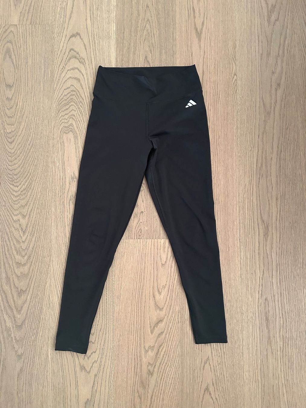 Adidas Leggings: Adidas Sportleggings – Nuovo (secondo la descrizione) da Erlenbach ZH venduto da Syssi_C
