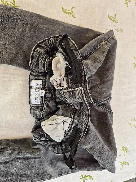 Pantaloni: Jeans, Grau, Grösse 128/134 – Usato da Zürich venduto da RaffaelaT 1