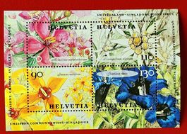 SCHWEIZ SINGAPUR GEMEINSCHAFTSAUSG. BLUMEN BLOCK 1033 2001**