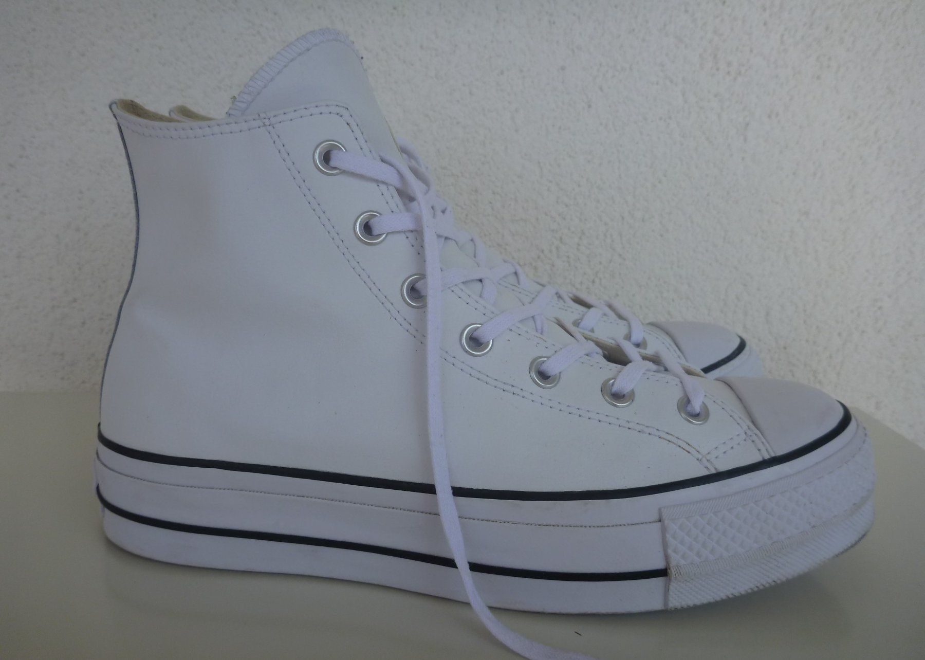 Converse Scarpe da donna: Converse Platform, Gr. 42 Leder, superschick – Usato da Birmenstorf AG venduto da tritonius