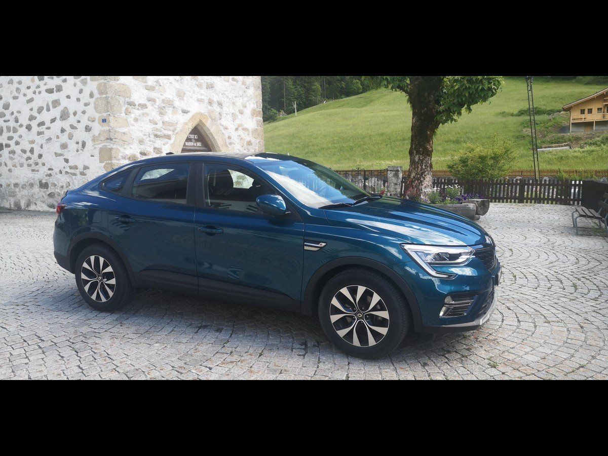 Autos: Arkana E-Tech Hybride intégral 18500 CHF. garantie mars 2027 – D'occasion à Vers-l'Eglise par fre_jtn8