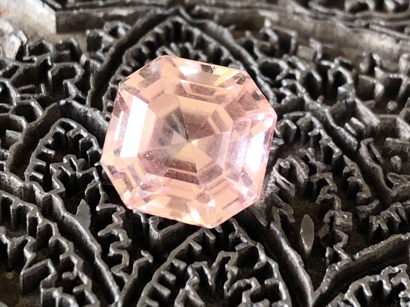 Pietre preziose: KUNZITE  im Ascher Cut   18.50cts – Nuovo e nell'imballaggio originale da Seftigen venduto da tigers12 1