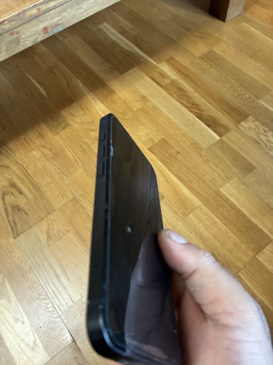 Apple Telefoni cellulari / Smartphones: Apple iPhone 16e Schwarz 128GB gebraucht – Usato da Radelfingen venduto da The65KurixMen 2