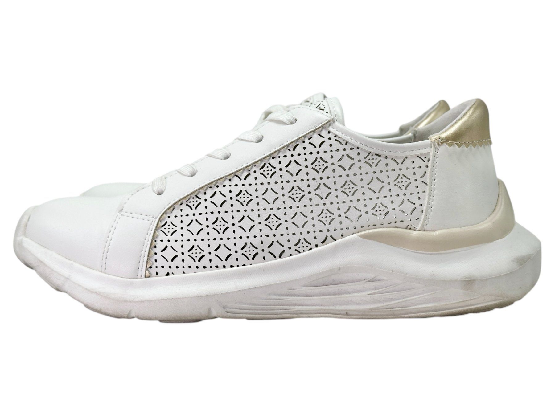 Scarpe da donna: Baskets Bata RedFoam en cuir blanc. Pointure 38 – Usato da Morges venduto da deco.vintage 3