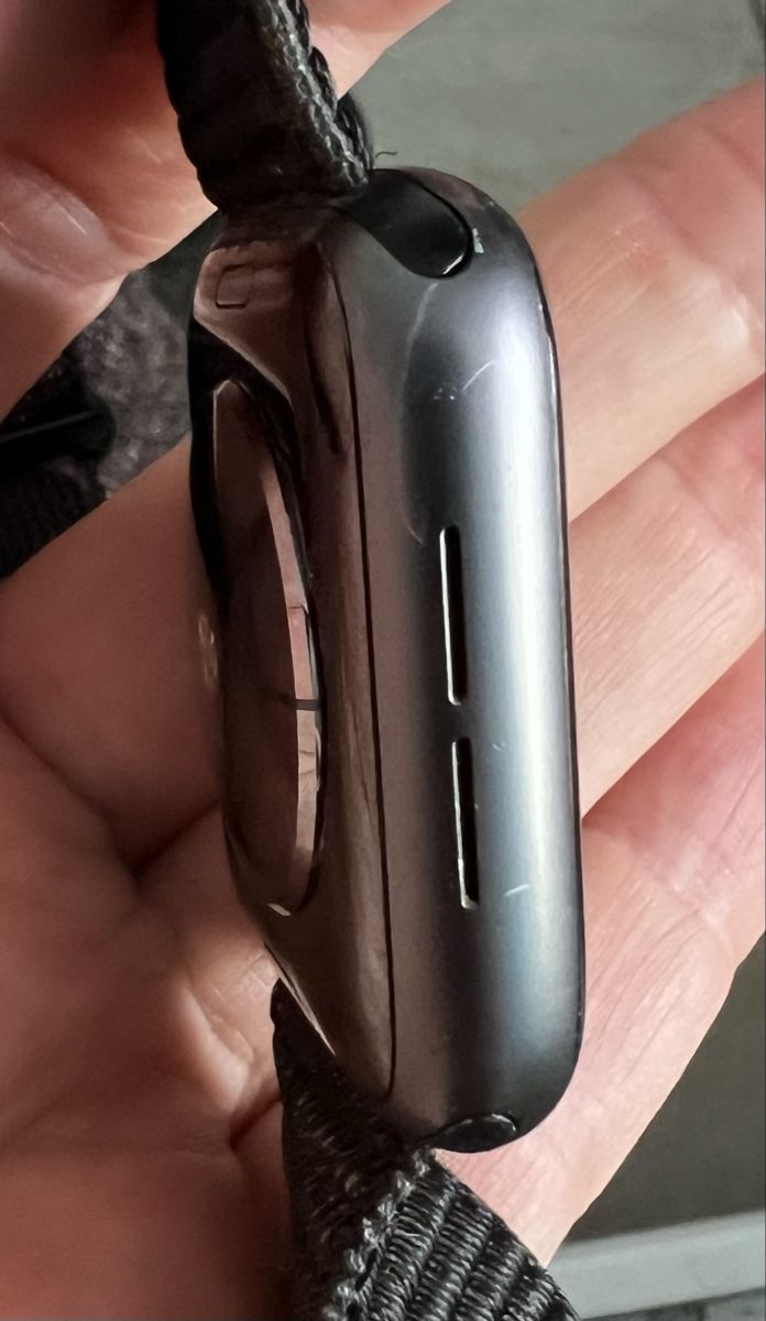 Apple Smartwatch: Apple Watch Series 4, 44mm – Usato da schöftland venduto da polymechaniker 4