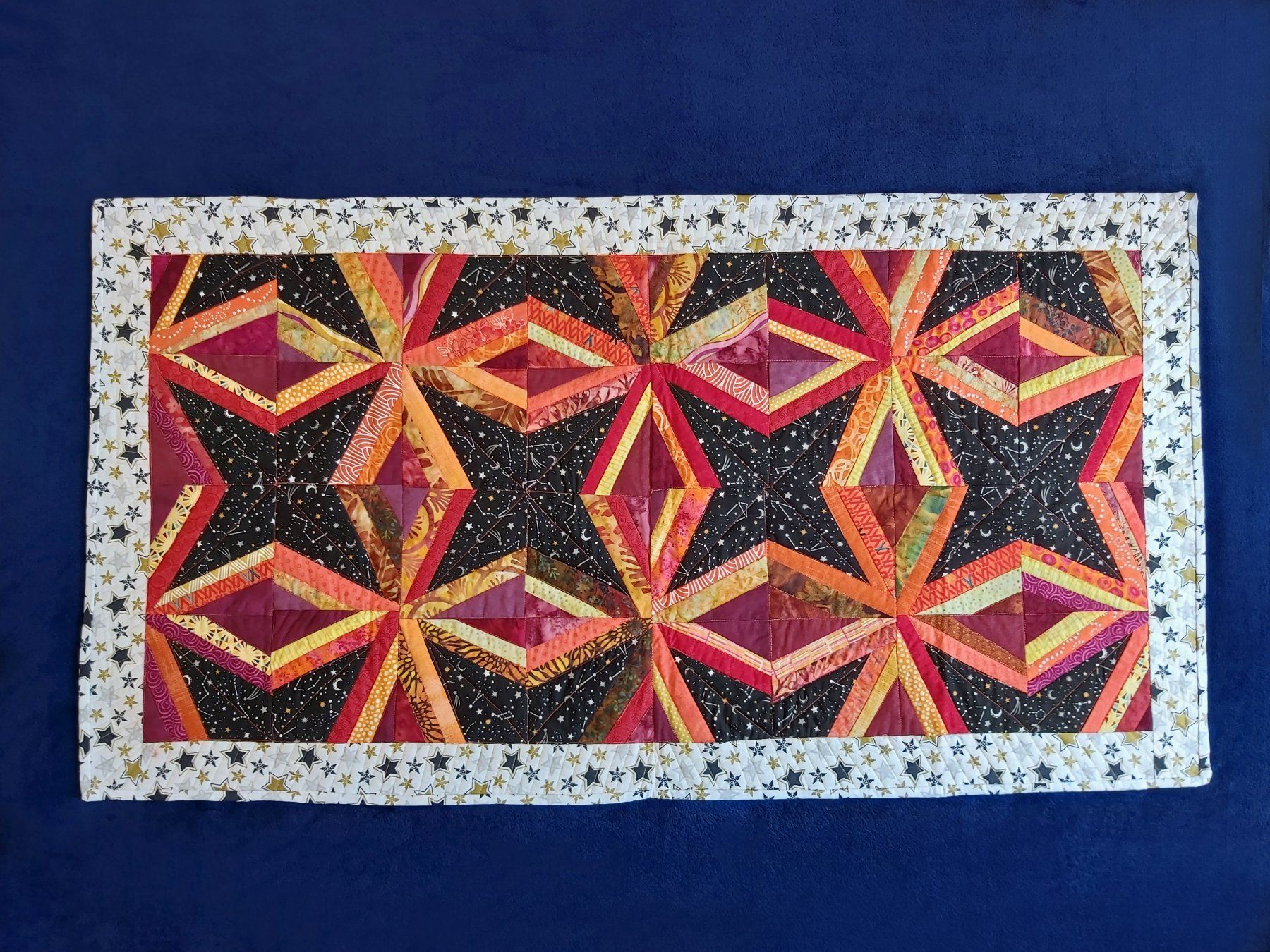 Tutte le decorazioni: Patchwork Quilt "Kometenschweif" Unikat 115 x 63 cm – Nuovo (secondo la descrizione) da Wetzikon ZH venduto da Meltingpot29