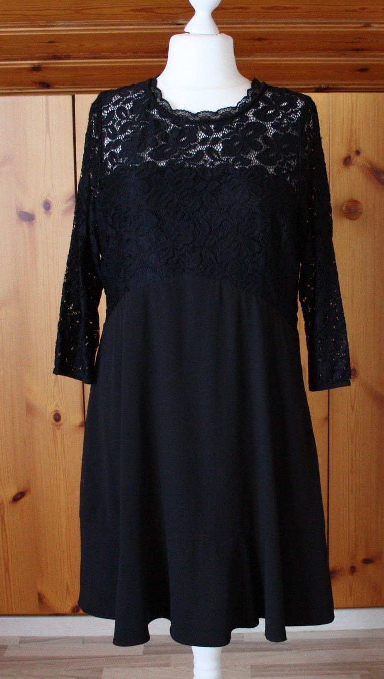 Vestiti: Kleid YESSICA mit Spitze schwarz Gr. 46 – Usato da Flüelen venduto da Diversicum-Curvy